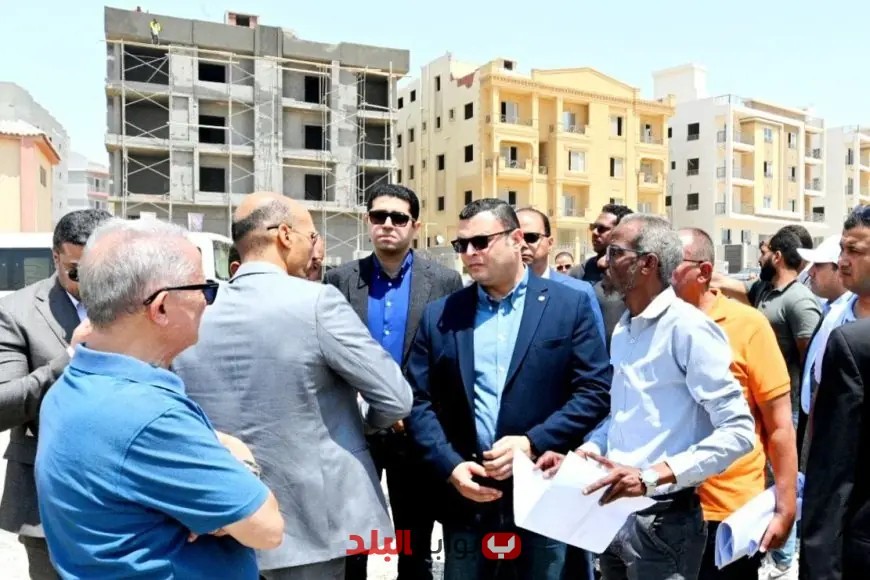 وزير الإسكان يستعرض تحديثات المحاور والطرق الرئيسية في العاصمة الإدارية والقاهرة الجديدة