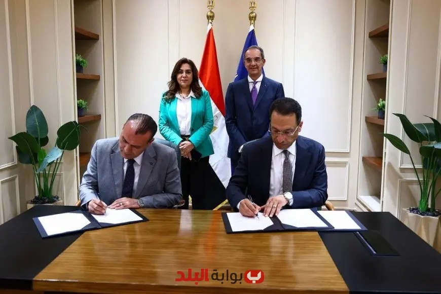 “الاتصالات والتنمية المحلية توقعان اتفاقية لدعم مجمعات ‘حياة كريمة’ بأحدث التقنيات”