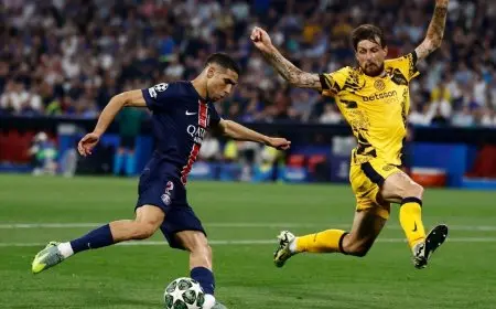 “أشرف حكيمي: تأثير لويس إنريكي الثوري على باريس سان جيرمان”