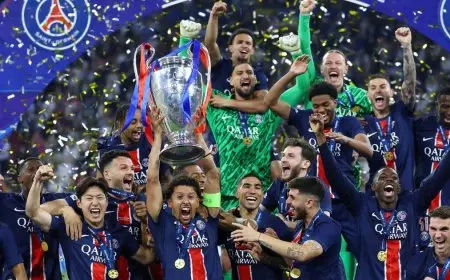 سان جيرمان يدخل دائرة الأبطال: اكتشف الأندية التي حققت الثلاثية التاريخية!