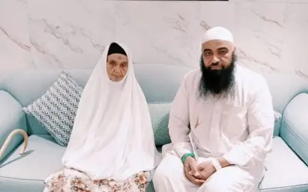 رحلة العمر في التسعينات: الحاجة أمغلية تحقق حلم الحج بعد سنوات من الانتظار والأمل