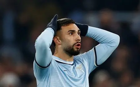 باريس سان جيرمان يستهدف مدافع لاتسيو ومستعد للتنافس مع ريال مدريد على الصفقة!