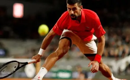 دجوكوفيتش يتغلب على زفيريف ويتأهب لمواجهة مثيرة مع سينر في نصف نهائي رولان غاروس
