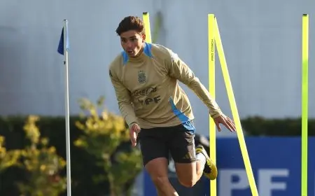 “وكيل خوليان ألفاريز: نجم أتلتيكو يُلمح لانتقال محتمل إلى برشلونة”