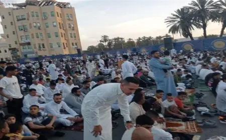 آلاف المصلين يت congregate في ساحات ومساجد المحافظات للاحتفال بعيد الأضحى وسط أجواء مليئة بالبهجة والسرور