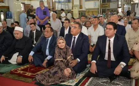 محافظ الدقهلية يُشارك في صلاة عيد الأضحى بمسجد النصر في المنصورة – أجواء احتفالية مميزة