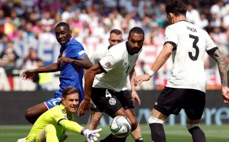 تير شتيغن يتحدى برشلونة في “معركة” رفضاً لفسخ عقده