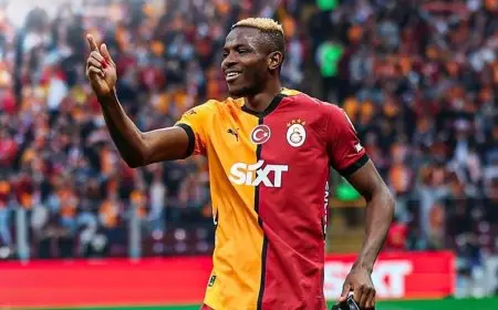 أوسيمين يرفض العرض الخامس من الهلال ويتطلع للانتقال إلى أندية أوروبية!