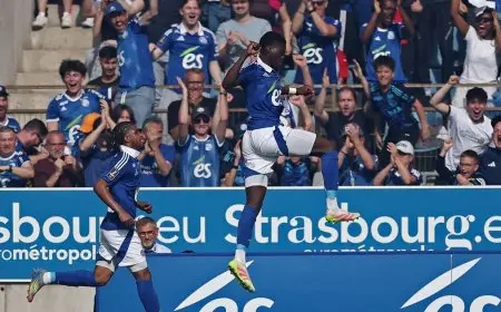 تشيلسي يعلن توقيع صفقة رسمية مع المدافع مامادو سار من ستراسبورغ حتى عام 2033