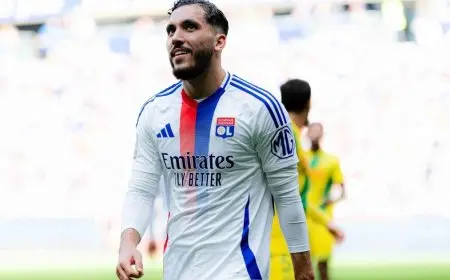 رحيل مفاجئ: ريان شرقي يوقع مع مانشستر سيتي خلال ساعات!