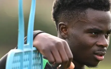 ساكا المُرهق ينضم إلى تشكيلة إنجلترا لمواجهة السنغال في مباراة قوية