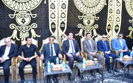 محافظ الدقهلية يشارك في جنازة البطل خالد عبد العال شهيد الشهامة ويقدم واجب العزاء – صور حصرية