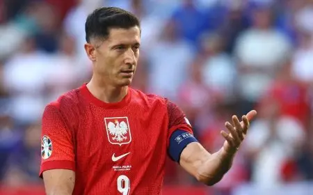 ليفاندوفسكي يُشعل الجدل بحديثه عن خيانة مدرب بولندا بعد الإهانة التي تعرّض لها