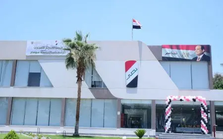 وزير قطاع الأعمال يقوم بجولة تفقدية لزيارة مصنع الأتوبيسات التابع لشركة النصر للسيارات وتفقد سير العمل