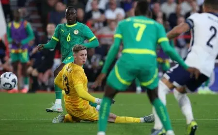 “السنغال تحقق انتصارًا مثيرًا على توخيل وتفرض خسارته الأولى مع إنجلترا في ملعب نوتنغهام”