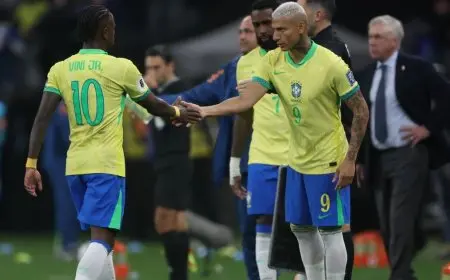 فينيسيوس يتلقى إصابة مع البرازيل: هل سيتواجد أمام الهلال في المباراة القادمة؟