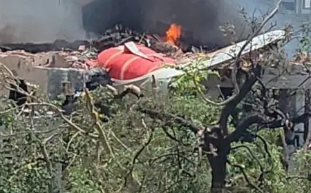 تحطم طائرة هندية أثناء إقلاعها من مطار أحمد أباد: تفاصيل الحادث المأساوي الذي شمل 242 راكبًا