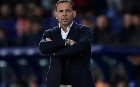 “الرياض يعلن عن توقيع عقد مع مدرب فياريال السابق لموسم كامل!”