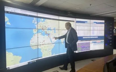 “وزير الطيران المدني يزور المرافق التشغيلية الحيوية لتعزيز كفاءة الخدمات الجوية”