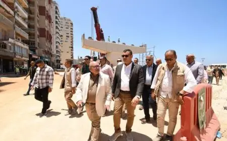 “وزير الإسكان ومحافظ الإسكندرية يقومان بجولة ميدانية لمتابعة تقدم مشروعات تطوير الكورنيش”