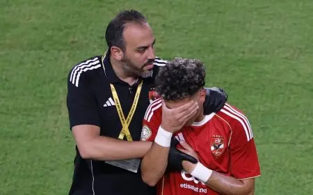 جراحة إمام عاشور تُكلّل بالنجاح، والأهلي يبقي مدة غيابه غامضة!