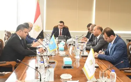 وزير الإسكان يبحث فرص التعاون مع شركة استادات للاستثمار الرياضي لتعزيز المشاريع المشتركة