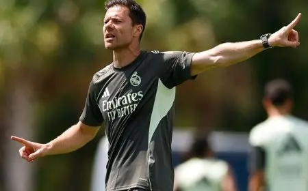 تشابي ألونسو يُشيد بالهلال: منافس قوي ومدرب من الطراز الرفيع!