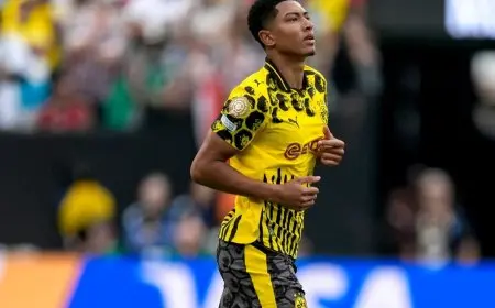 “جوب بيلينغهام يكشف سبب رفضه وضع اسم عائلته على قميص دورتموند!”