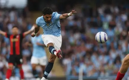عمر مرموش يتصدر هجوم مانشستر سيتي في مواجهة الوداد مع مشاركة شرقي وريندرز
