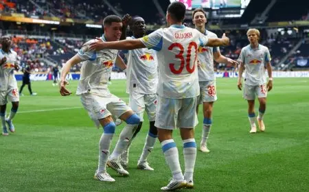 “بعد التوقف لمدة 90 دقيقة: سالزبورغ يتغلب ويعتلي قمة مجموعة الهلال وريال!”