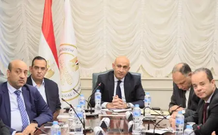 وزير التعليم يراقب تطورات امتحانات الثانوية العامة في المحافظات من خلال تقنية الفيديو كونفرانس