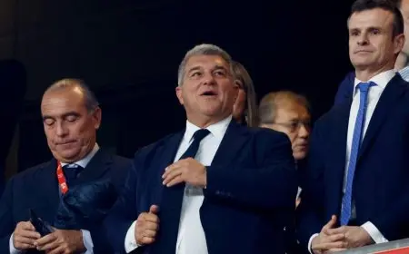 “برشلونة يجدد عقد مدافعه مع إيقاف التنفيذ بعد انتهاء الميركاتو!”