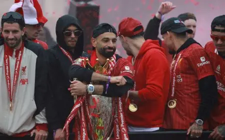 صلاح يتنافس مع 5 نجوم على جائزة أفضل لاعب في إنجلترا لعام 2023!