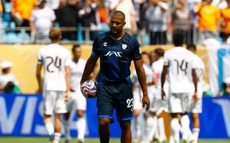 مدرب باتشوكا يعبّر عن أسفه لفرصة ضائعة “لإسقاط” ريال مدريد