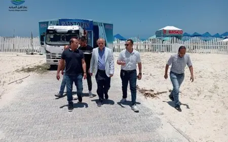 وزير الإسكان يجري جولة تفقدية لمشروعات تطوير البنية الأساسية والخدمات في قرى مارينا السياحية