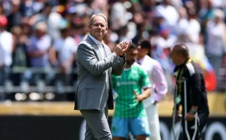 “مدرب سياتل يكشف كيف تعلم التواضع من لويس إنريكي”