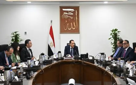 رئيس الوزراء يناقش فرص وتحديات صناعة السكر في اجتماع هام لتحفيز النمو الاقتصادي