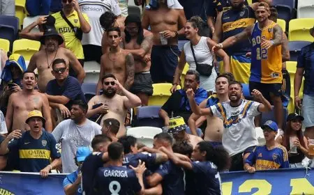 استئناف مباراة بوكا جونيورز وأوكلاند بعد توقف دام 30 دقيقة: تفاصيل مثيرة من الساحة الرياضية