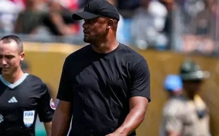 “مدرب بايرن ميونيخ يعبر عن “خيبة أمل” عقب الهزيمة أمام بنفيكا وفقدان الصدارة”