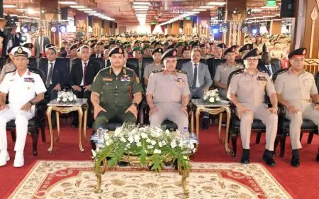 رئيس الأركان يحتفل بتخرج دفعات جديدة من الأكاديمية العسكرية للدراسات العليا والاستراتيجية