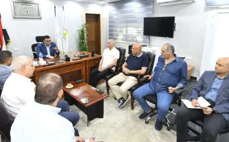 وزير الإسكان يعقد اجتماعًا لمتابعة تقدم مشروعات مركز مارينا العلمين السياحي