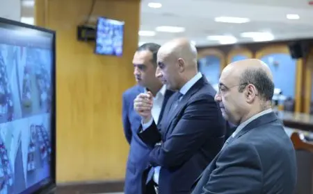 “وزير التعليم يراقب امتحاني الفيزياء والتاريخ عبر الكاميرات من غرفة عمليات الوزارة”