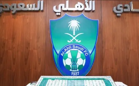 الأهلي السعودي يتخذ خطوة جريئة بإعفاء مديره الرياضي لي كونغرتون