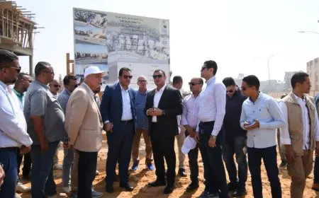 وزير الإسكان يقوم بجولة تفقدية في مدينة العاشر من رمضان للاطلاع على مشاريع جديدة ومهمة