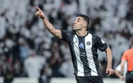 حمد الله يعلن عن مكافأة مالية مغرية للاعبي أولمبيك آسفي حال الفوز بكأس العرش!