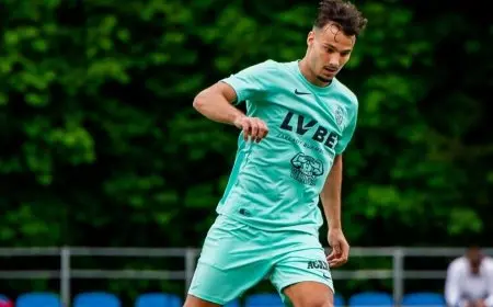 “في خضم منافسة الأهلي والزمالك، أسد الحملاوي يغادر فريقه دون إذن!”