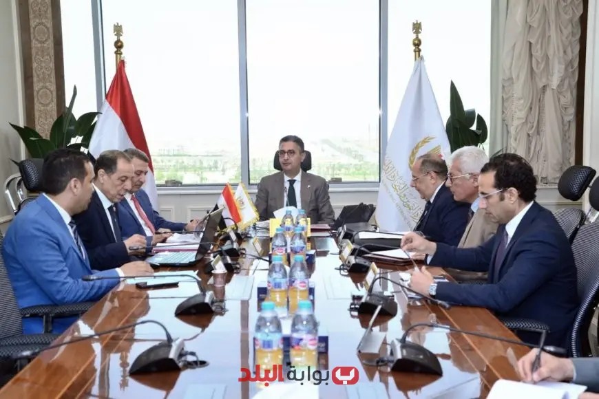 وزير التموين يناقش استراتيجيات تطوير إنتاج السكر المحلي مع رئيس الشركة لتعزيز الاكتفاء الذاتي