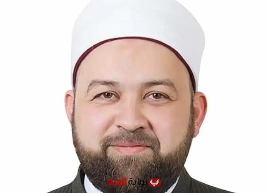 الشيخ يسري عزام يبكي وداعًا لجامع عمرو بن العاص بعد قرار نقله إلى أسوان