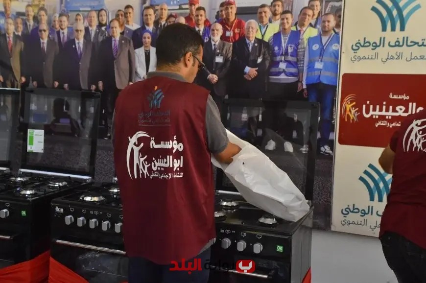 مؤسسة أبو العينين تقدم الآلاف من الوجبات للصائمين في مساجد آل البيت والطريق الصحراوي خلال يوم عرفة