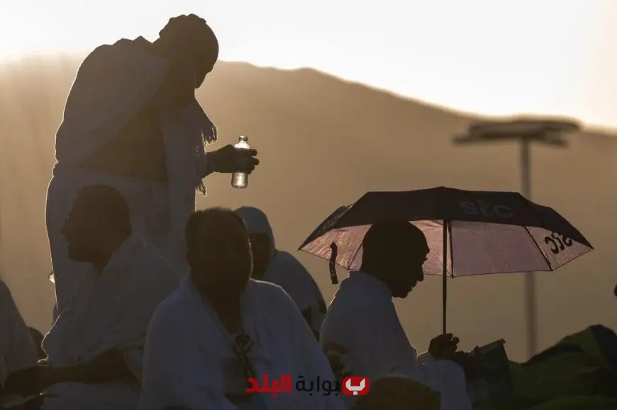 حجاج الجمعيات الأهلية ينطلقون إلى مزدلفة بعد غروب شمس يوم عرفة المبارك